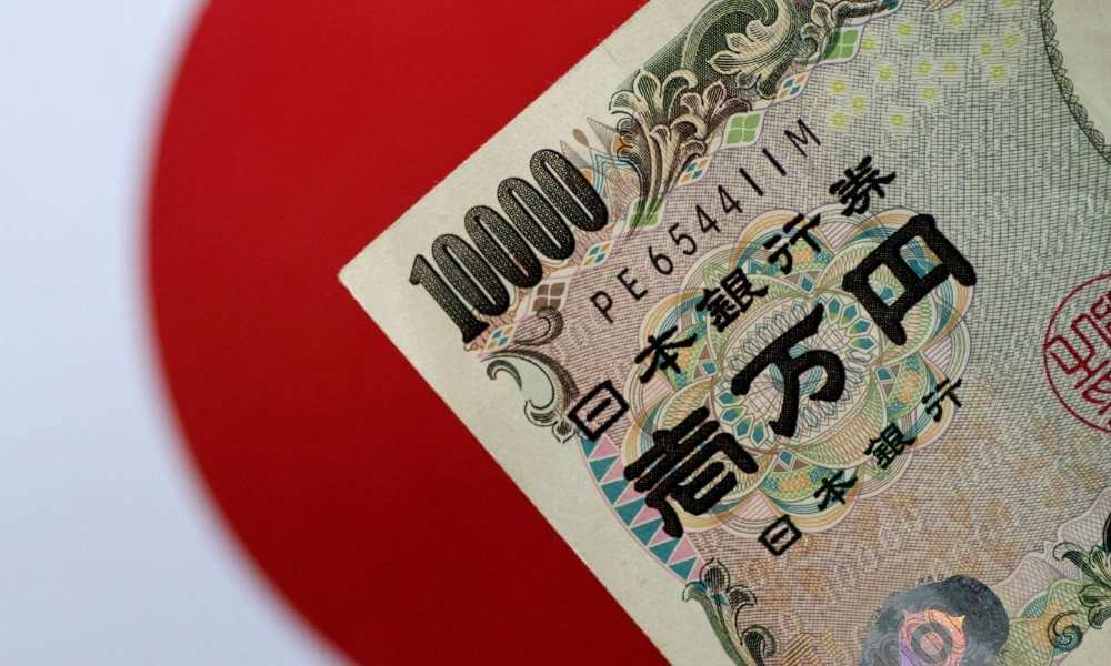 Japan's yen bears brunt of market rethink on Fed